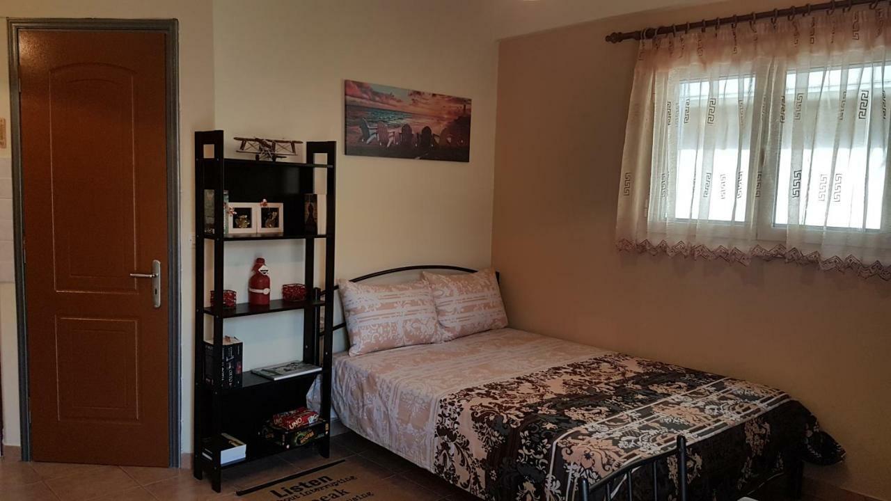 Cozy Loft Apartman Meszolóngi Kültér fotó