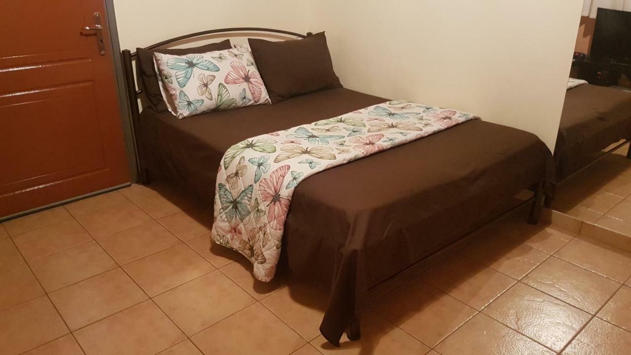 Cozy Loft Apartman Meszolóngi Kültér fotó